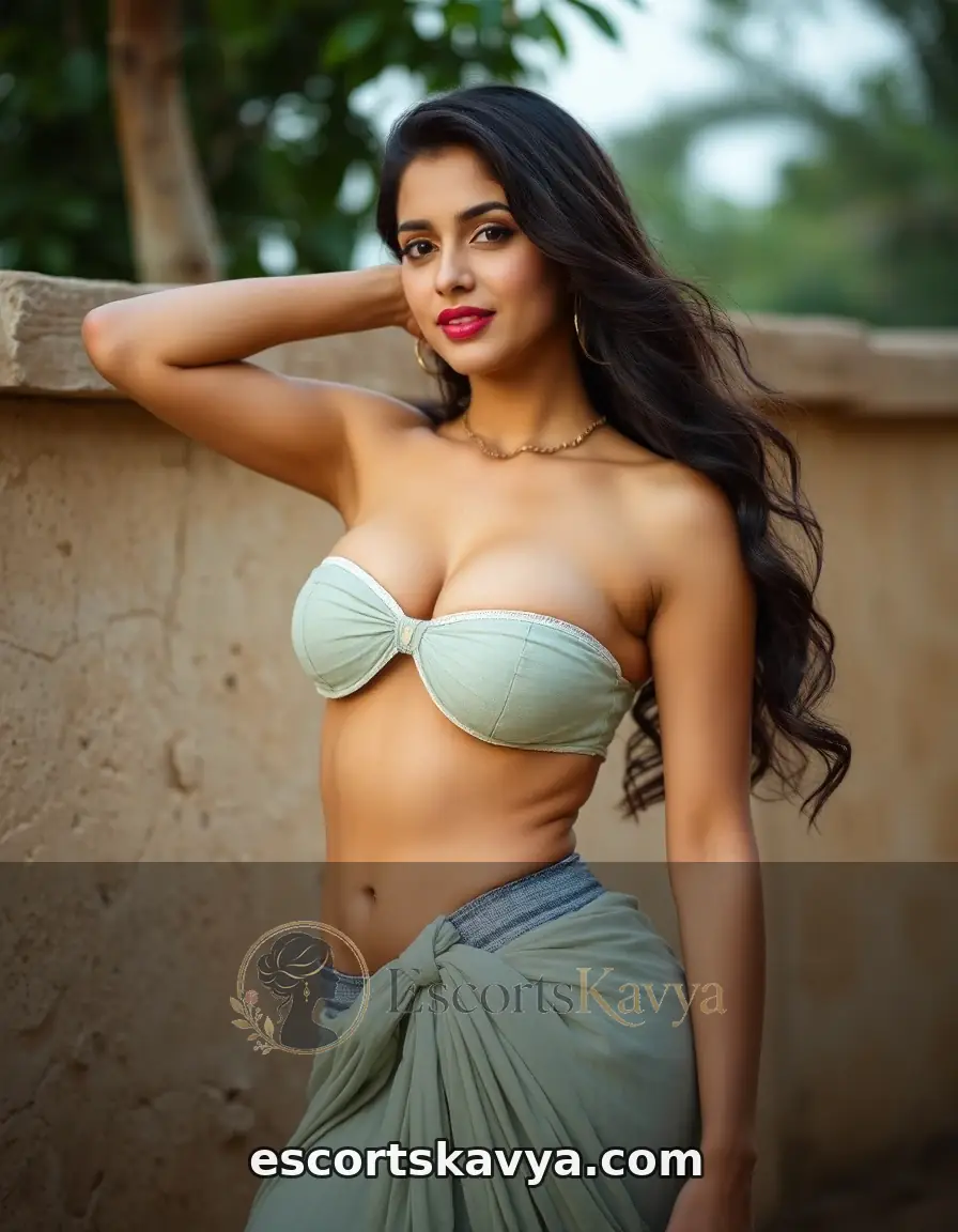 Ishita Nair party girl in Kochi